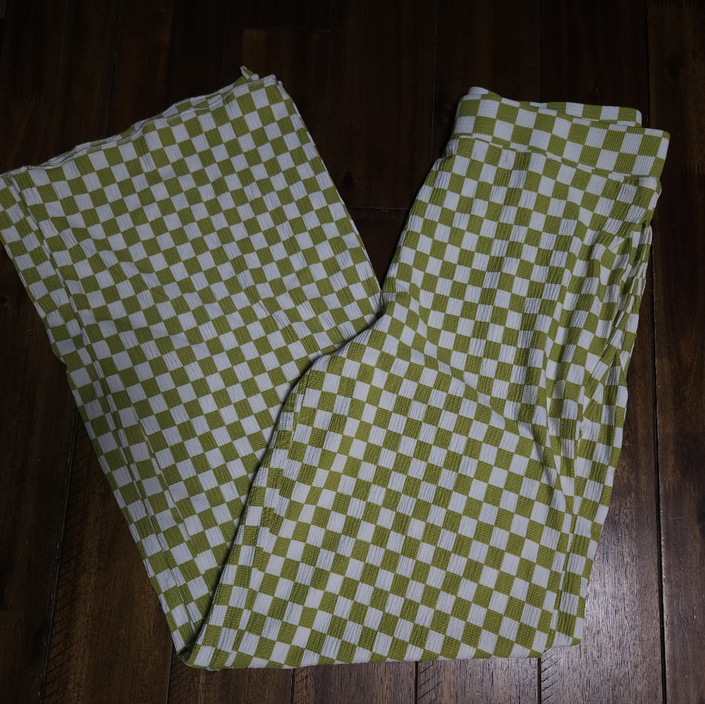 Green checked plisse pants, very stretchy sz LG